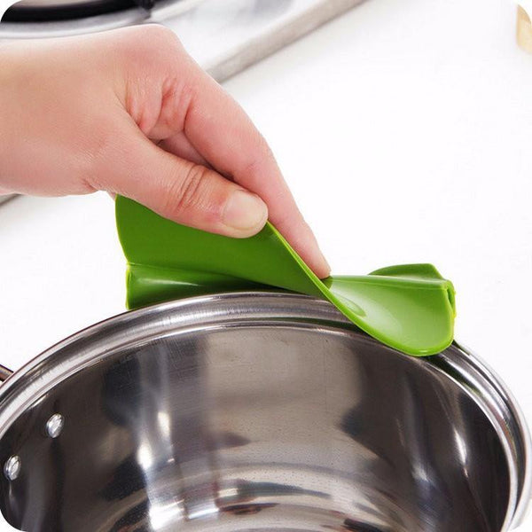 Anti-spill Liquid Funnel - Little Home Hacks